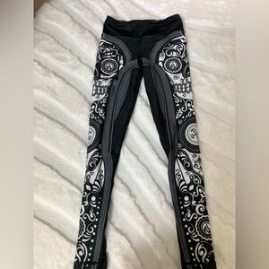 Inknburn
Calavera black& White Graphic Print Leggings sz2